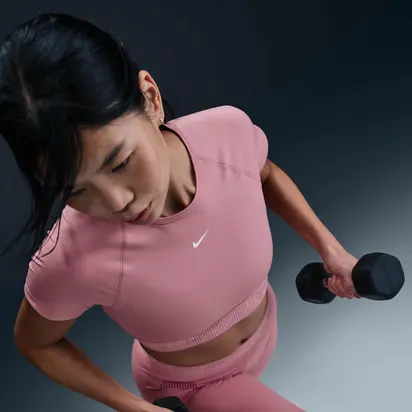 Топ Nike