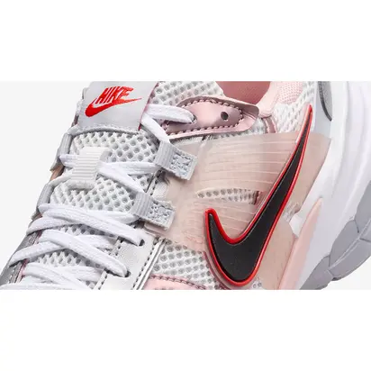 Кросівки бігові Nike V2K Run Beige/White