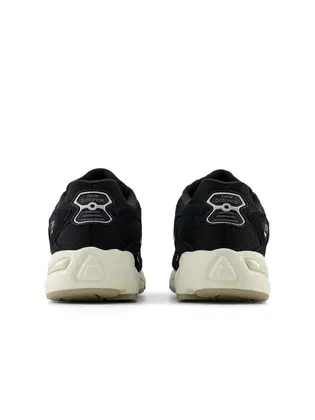 Кросівки New Balance 725, чорний з бежевим