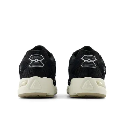 Кросівки New Balance 725, чорний з бежевим