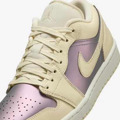 Кросівки W Air Jordan 1 Low Se Muslin Royal Tint Beige