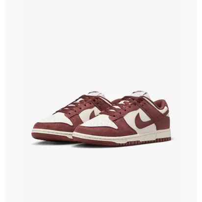 Кросівки Nike WMNS DUNK LOW