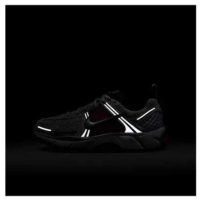 Кросівки жіночі Nike Zoom Vomero 5 Gs ()