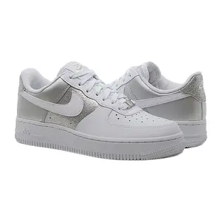 Кросівки Nike WMNS AIR FORCE 1 '07, білий