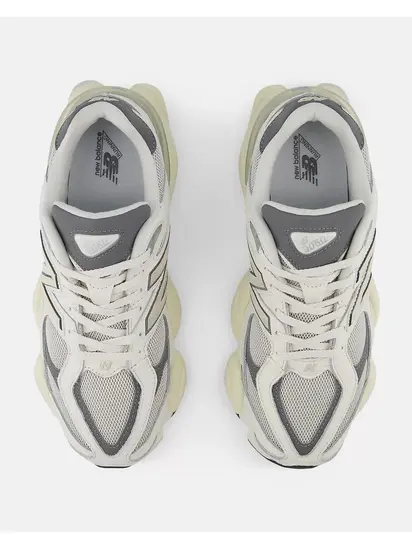 Кросівки жіночі New Balance 9060