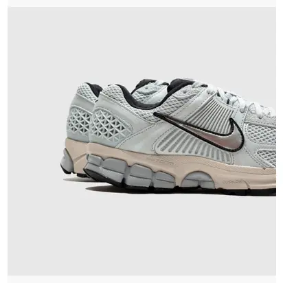 Кросівки Nike Zoom Vomero 5