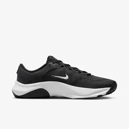 Кросівки Nike LEGEND ESSENTIAL 3, чорний з білим