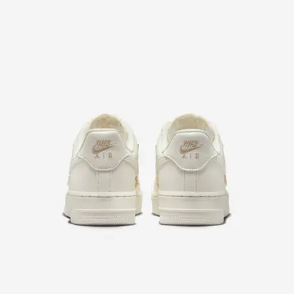 Кросівки Nike WMNS AIR FORCE 1 07 LX