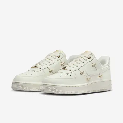 Кросівки Nike WMNS AIR FORCE 1 07 LX