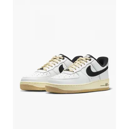 Кросівки жіночі Nike Air Force 1 '07 Black and Summit White 36.5