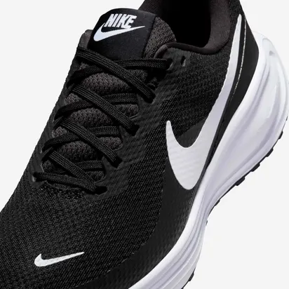 Кросівки Nike W REVOLUTION 8, чорний з білим