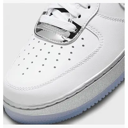Кросівки Nike WMNS AIR FORCE 1 07 SE, білий