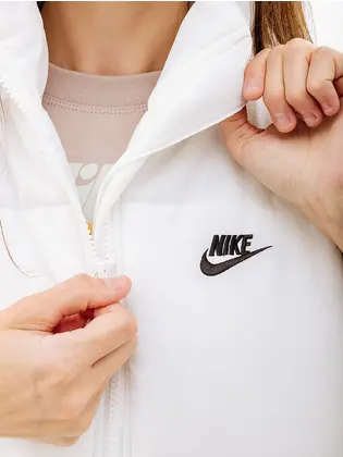 Жилетка Nike CLSC VEST, білий