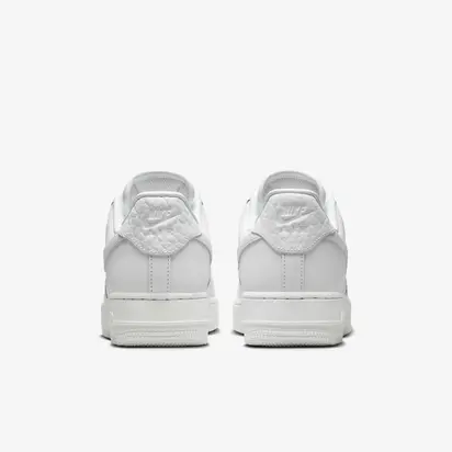 Кросівки жіночі Nike Air Force 1 '07 Low ()