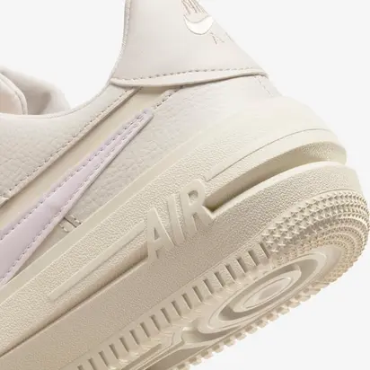 Кросівки NIKE AIR FORCE 1 PLT.AF.ORM BEIGE