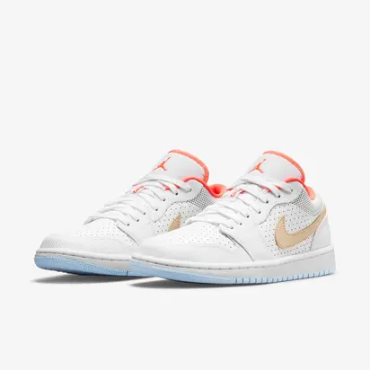 Кросівки Jordan 1 Low SE White Sesame (W)