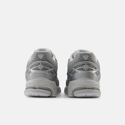 Кросівки унісекс New Balance Trainers Grey 43