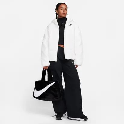 Куртка жіноча Nike Sportswear Classic Puffer Therma-Fit Loose Hooded Jacket White