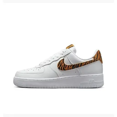 Кросівки Nike WMNS AIR FORCE 1 07, білий