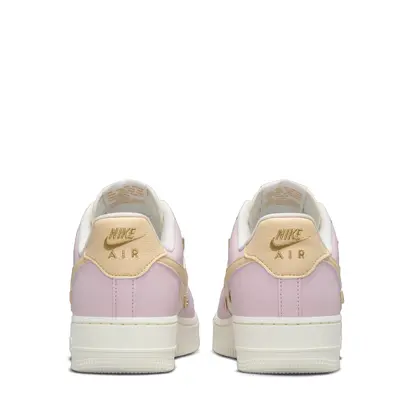Кросівки Nike WMNS AIR FORCE 1 07 LX