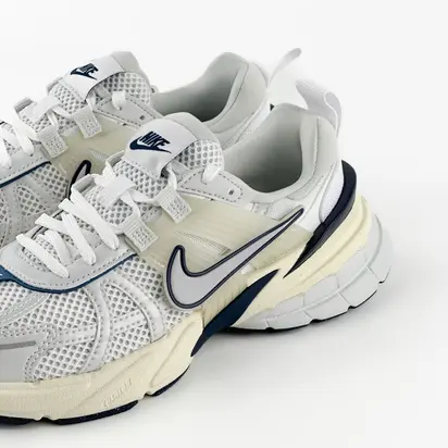 Кросівки Nike V2K Run White 36