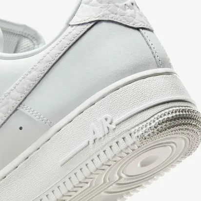 Кросівки жіночі Nike Air Force 1 '07 Low ()