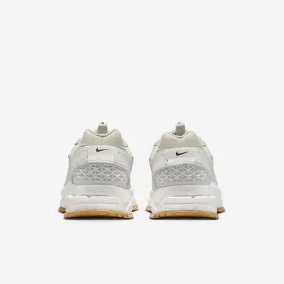 Кросівки Nike Zoom Vomero Roam