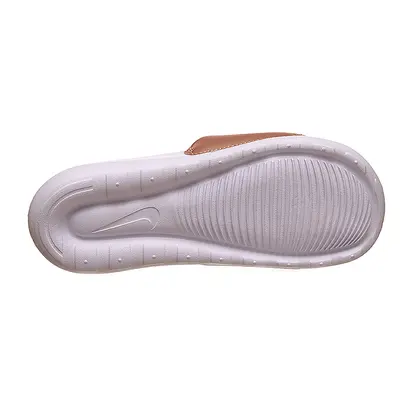Шльопанці Nike VICTORI ONE SLIDE, коричневий