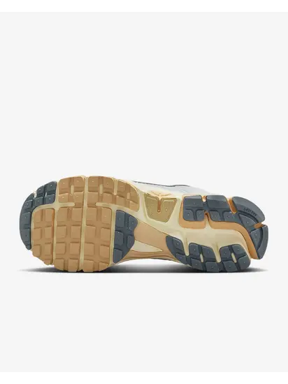 Кросівки Nike Zoom Vomero 5, білий з бежевим