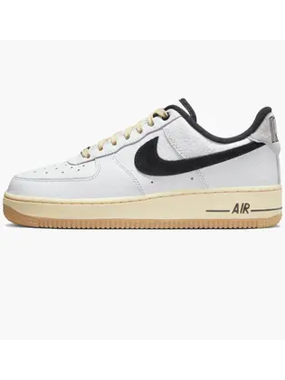 Кросівки жіночі Nike Air Force 1 '07 Black and Summit White 36.5