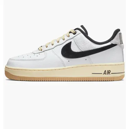Кросівки жіночі Nike Air Force 1 '07 Black and Summit White 36.5