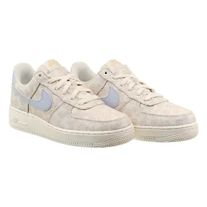 Кросівки Nike Women's Air Force 1 '07 Se ()
