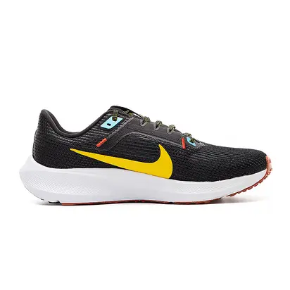 Кросівки бігові NIKE AIR ZOOPEGASUS 40, чорний