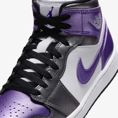 Кросівки жіночі WMNS AIR JORDAN 1 MID SE