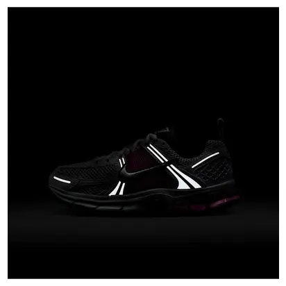 Кросівки жіночі Nike Zoom Vomero 5 Gs ()