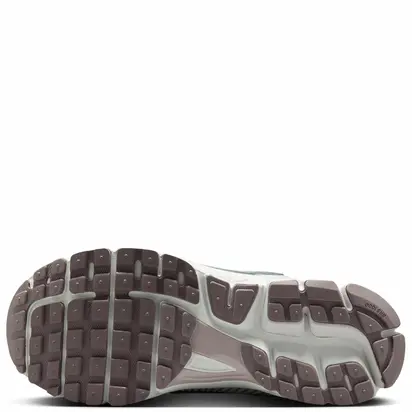 Кросівки жіночі Nike Zoom Vomero 5 White 36.5