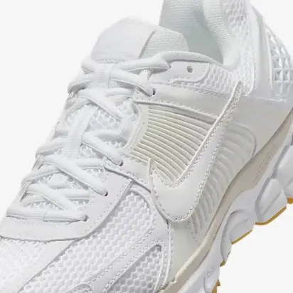 Кросівки Nike W ZOOM VOMERO 5