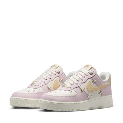 Кросівки Nike WMNS AIR FORCE 1 07 LX