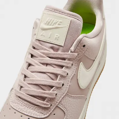 Кросівки жіночі Nike Air Force 1 07 NN 38