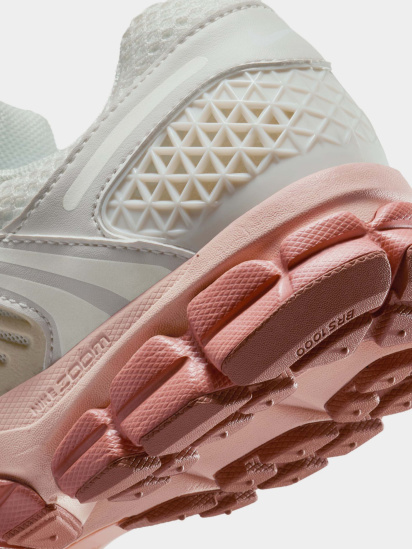 Кросівки жіночі Nike Wmns Zoom Vomero 5 ()